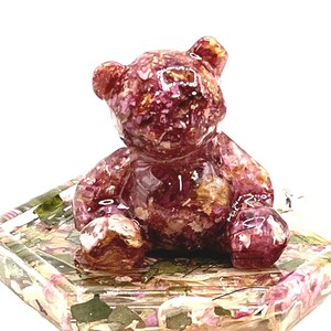 Orsacchiotto in resina con petali di fiori secchi e vassoio abbinato / Regalo commemorativo per neonato, ricordo di aborto spontaneo, regalo di condoglianze per la perdita