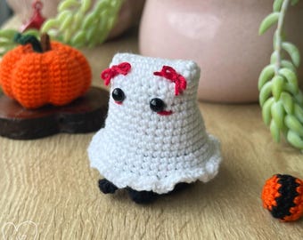 Patrón de ganchillo en PDF de Jill la gata fantasma / Gato amigurumi de Halloween