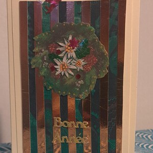 carte de vœux, carte modèle unique, carte signée, coloris vert, rouge et or, couronne de Noël, bonne année, rectangulaire, fond ivoire