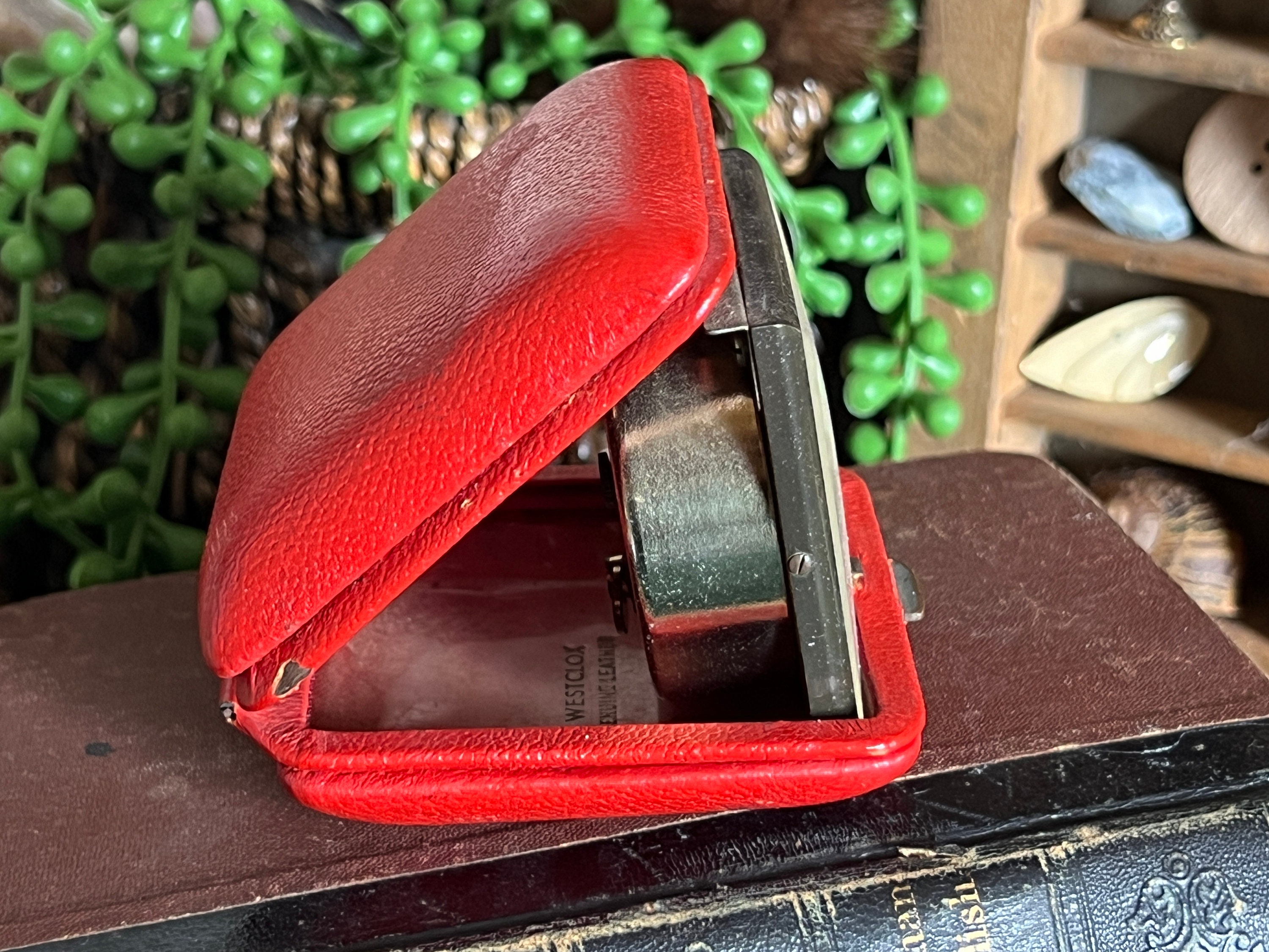 Vintage Westclox Folding Travel Alarm Clock With Red Leather  display picture 3