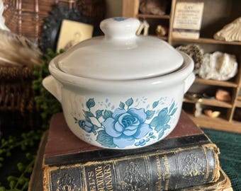 Jay Import blue rose mini casserole crock dish with lid