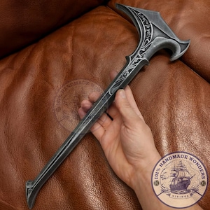 Handsmidd fantasihammare med displayställ - Graverat smedverktyg