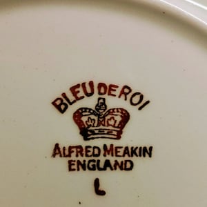 Alfred Meakin soup bowl. Bleu de roi Range.