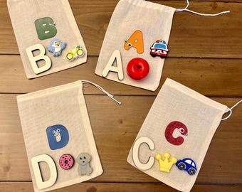Obiekty języka alfabetu Montessori ABC Drobiazgi do dźwięku litery alfabetu Przedszkole Narzędzia do nauki fonetyki Początkowe mini obiekty Gra I Spy