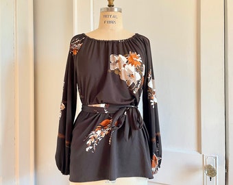 vintage jaren 1970 donkerbruine BLOEMENblouse met riem - maat groot tot extra, l/xl