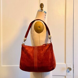 1970s Rusty Brown & Brass Suede Handbag - vintage leather shoulder bag / purse  - ochre, earthy brown, burnt sienna,  tawny, terra cotta