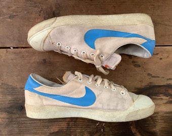 vintage nike tennis shoes