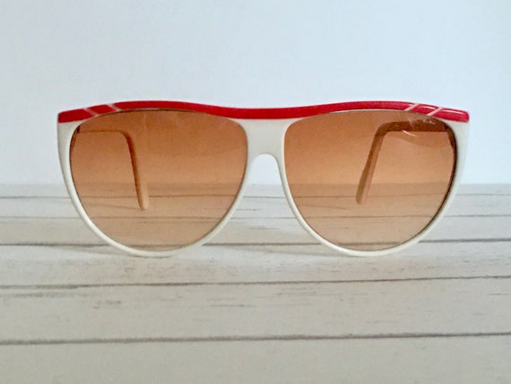 vintage Italian 1980s White and Red New Wave Sung… - image 1