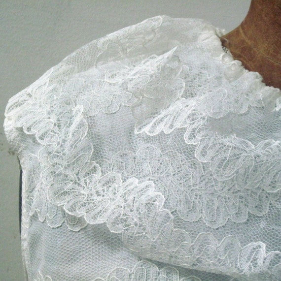 vintage 1960's White Sleeveless Blouse with Lace … - image 1