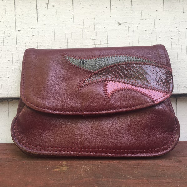 snake + wine, wine + snake - 1970s Deep Red Leather Kisslock Change Purse  - vintage burgundy,  maroon cosmetic pouch, clutch, grab n go
