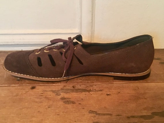 size 8, 1960s MOD Brown Suede Lace Up Flats with … - image 2