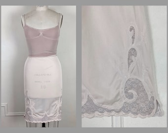 1950s half slip, creamy peach with embroidery + floral lace - 100% Nylon - vintage beige petty slip, skirt - size small