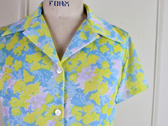 1970s blue + BRIGHT YELLOW floral Blouse - short … - image 1