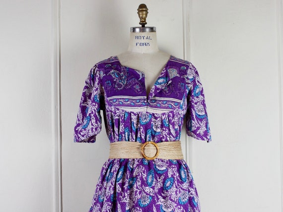 vintage Purple Floral Peasant Dress with pockets +
