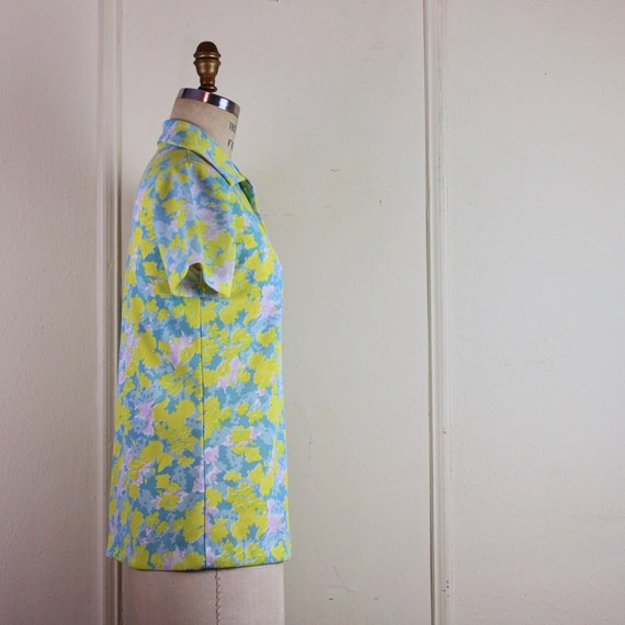 1970s blue + BRIGHT YELLOW floral Blouse - short … - image 4