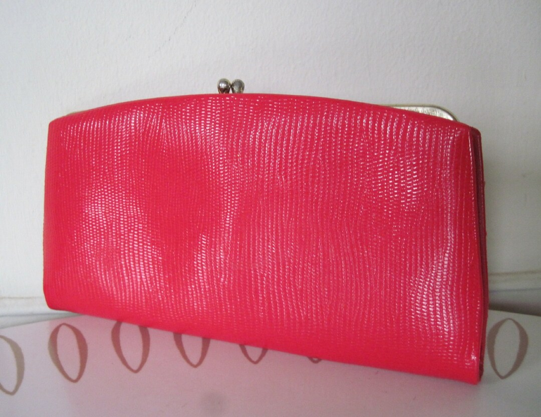 【新品】nothing to hide vinyl wallet pink Amazon.com: Vulkitty Womens Small Wallet for Airtag RFID