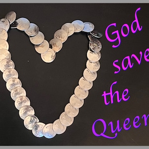 vintage 1960s QUEEN ELIZABETH Regina Silver Coin Belt - stretchy, cinch waist, metallic, ThE cRoWn - small to medium, 24 to 29 inch waist