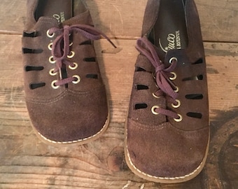 size 8, 1960s MOD Brown Suede Lace Up Flats with cutout detail - vintage leather shoes by Simco, Fifth Avenue