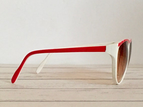 vintage Italian 1980s White and Red New Wave Sung… - image 7