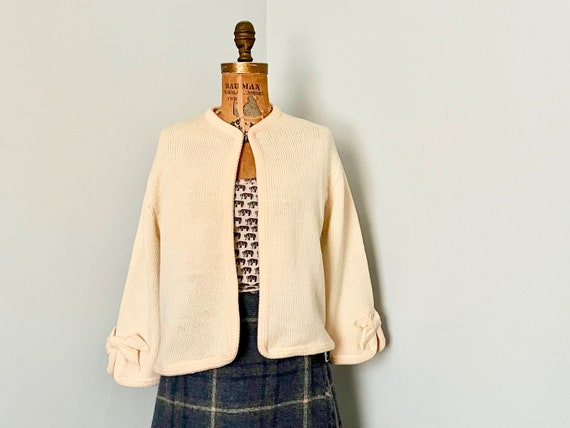1950s boxy + cropped cream cardigan sweater by Ro… - image 1