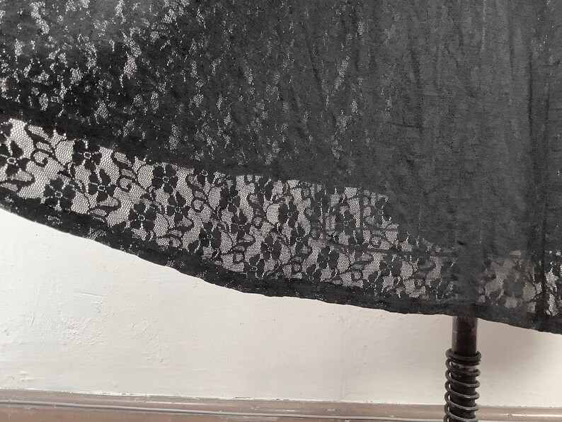 medium 1980 Black Lace goth wiccan cinch waist dark floral vintage size large Midi Length Skirt with slouchy