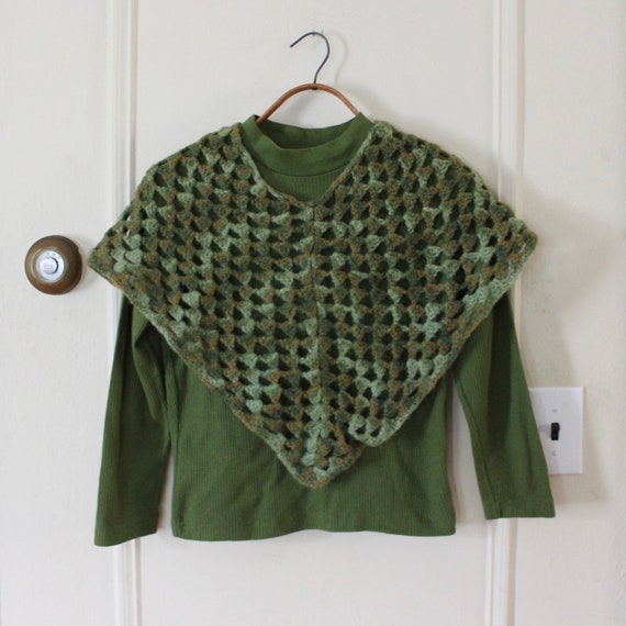 1970s pea green  sweater & poncho set - vintage r… - image 5