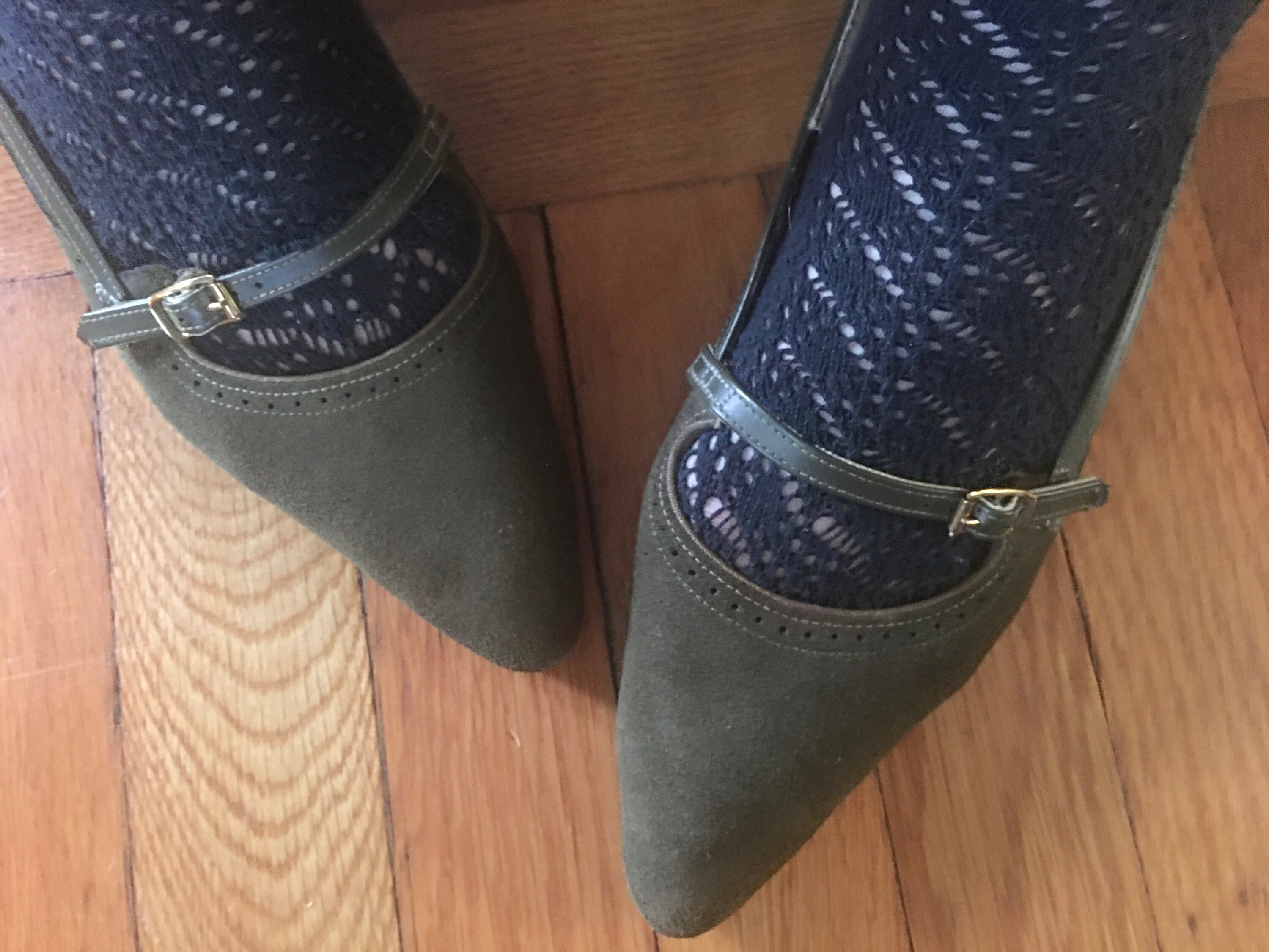 jaina pointy toe kitten heel