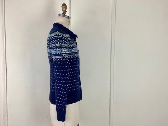 the winter skier, vintage LL BEAN Navy Blue Wool cardigan sweater - fair isle, lambswool, Maine-Chic jumper - size small View 5