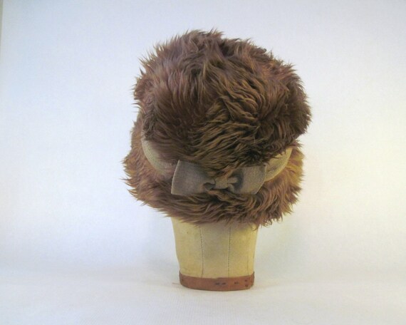 vintage 1960s faux fur cloche with brown grosgrai… - image 4