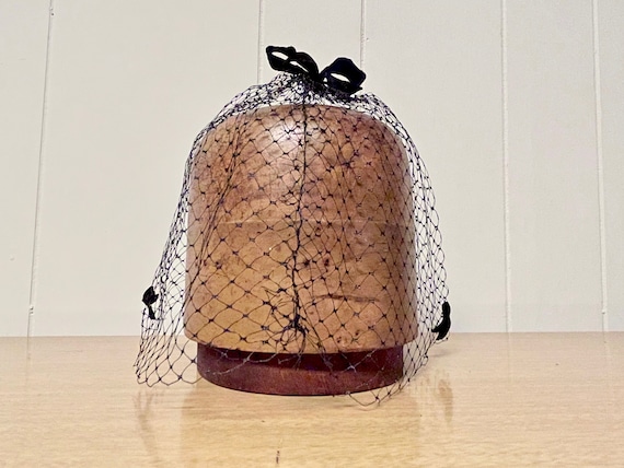1960s Black Birdcage Veil Netting with velvet bow… - image 10