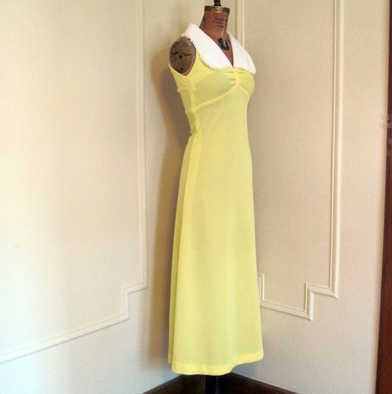 Vintage 1970s sunny yellow Maxi Dress with MOD MO… - image 4