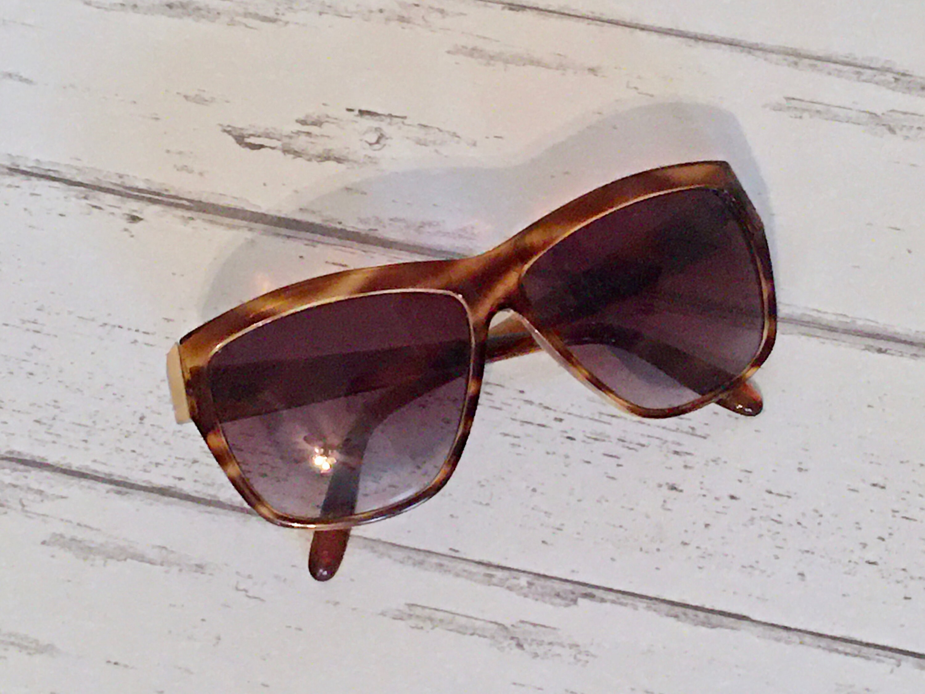 Anne Klein Vintage 1990’s Ladies Tortoise Sunglasses 1990s Vintage Anne Klein Sunglasses - Brown Tortoise Plastic  main image 4