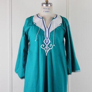 1960s Green Cotton Caftan with amazing embroidery + bell sleeves + keyhole neckline - MOD maxi dress, Ethnic Kaftan - size medium to large