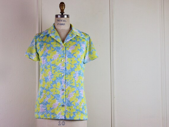 1970s blue + BRIGHT YELLOW floral Blouse - short … - image 2