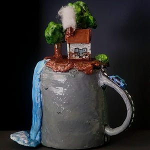 Caneca em miniatura artesanal de uma casinha | Cabana de barro encantadora | Colecionável em resina e acrílico | Peça única