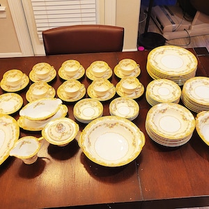 Noritake Loyalo Fine China Set (1933 - Antique) 64 Pieces - Inc 6 Serving Pieces !! -  Beautiful Condition ! -  Rare - Highly Collectible !!