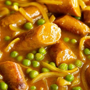Recept på currykorvar | Komfortmat | Enkel middag | Hemlagat recept | Curryrätt | Middagsidé | Måltid i en gryta | Curryälskare |
