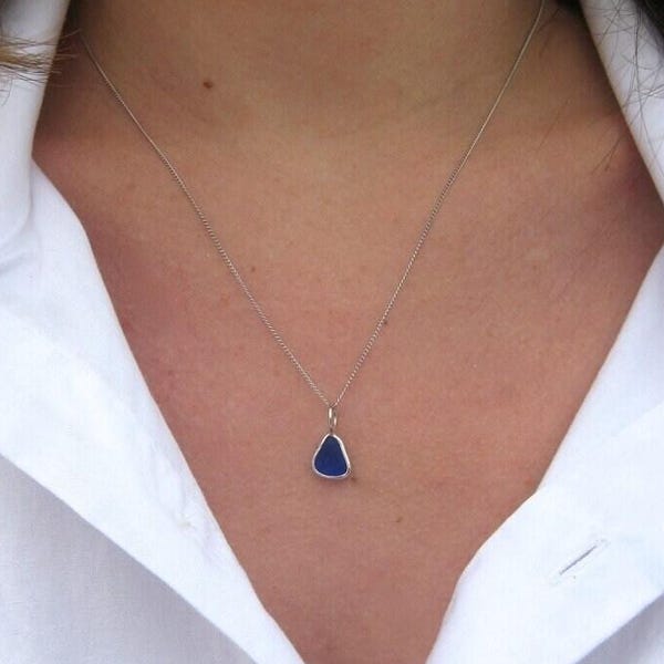 シーグラスネックレス、小さなリバーシブルスターリングシルバーチャームネックレス、ビーチグラスジュエリー