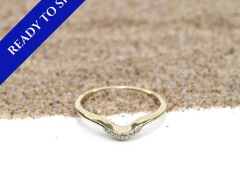 Stepping Stone Contouring Diamond Wedding Ring Band | Gold and Diamond Wedding Band | Wedding Band and Engagement Ring Set | Diamond Band