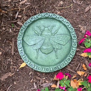 Concrete Bumble Bee Stepping Stone (Moss) and Garden Plaque