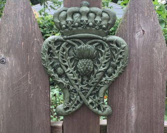 Scottish Luckenbooth Concrete Garden Plaque in Moss (Green)
