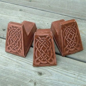 Celtic Knot Pot Feet (Terracotta) Pot Risers