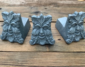 Green Man Pot Feet (Bluestone) Concrete Pot Risers