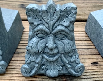 Green Man Pot Feet (Bluestone) Concrete Pot Risers