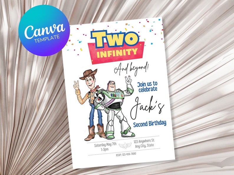 Op de afbeelding: Een kleurrijke verjaardagsuitnodiging met Woody en Buzz Lightyear uit Toy Story. De uitnodiging luidt "Two Infinity and beyond!" en "Join us to celebrate Jack's Second Birthday".