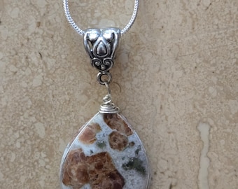 Crazy Lace Agate pendant necklace