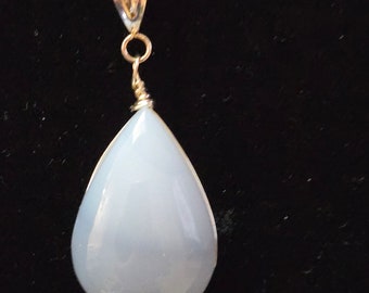 white moonstone pendant necklace