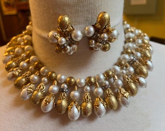 Vintage faux pearl & gold cleopatra style statement necklace rondel rhinestone matching clip on earrings set unique classic head turning
