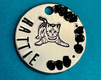 Etiqueta de identificación para mascotas, etiqueta para mascotas, etiqueta para gatos de interior, etiqueta para gatos, etiqueta personalizada para collar, etiquetas para gatos estampadas a mano, etiquetas personalizadas para gatos, accesorios para mascotas, gatitos
