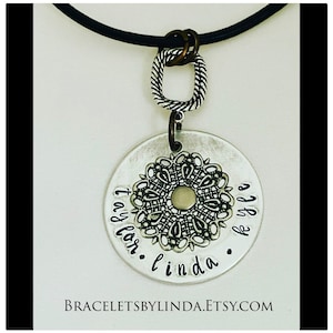 Familie Halskette, personalisiertes Geschenk, Namen Halskette, personalisierte Halskette, neue Mutter Geschenk, Mama Schmuck, Geschenk für sie, Großmutter Geschenk, Frau